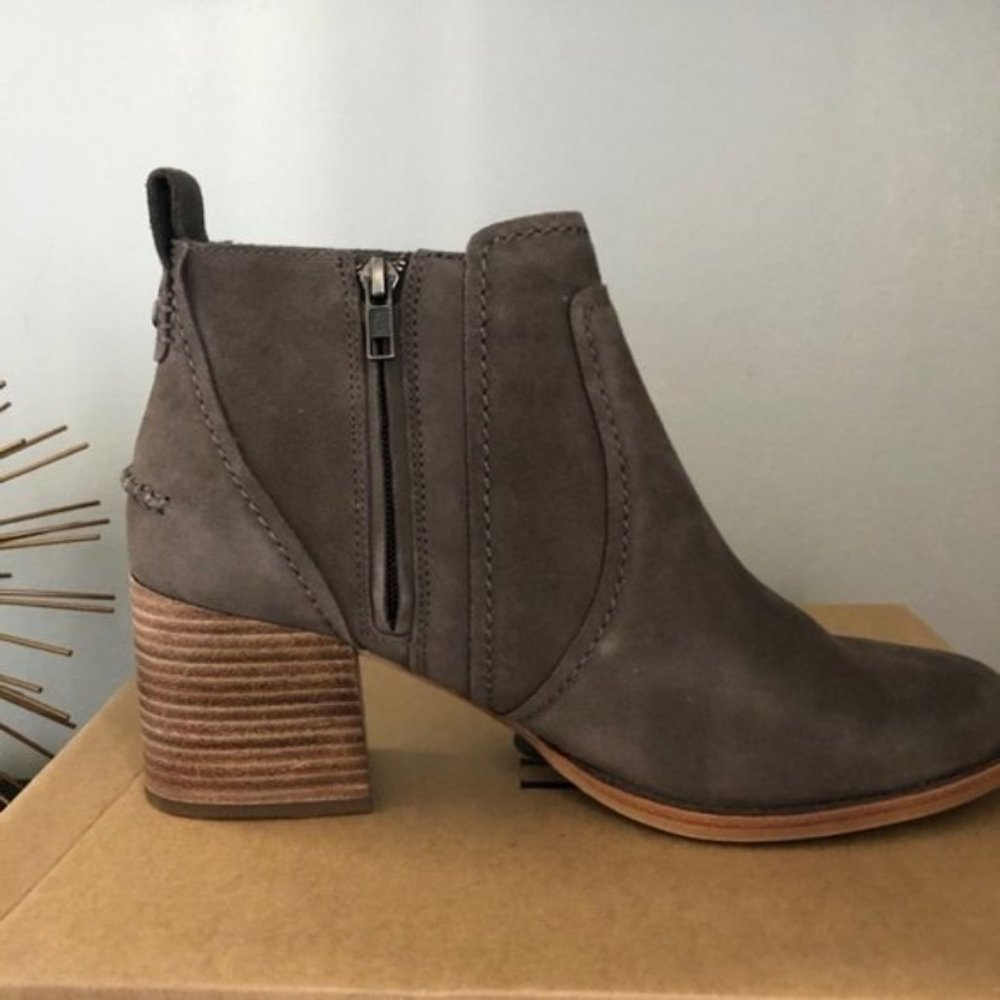 UGG Leahy Suede Ankle Boot, BROWN Size 12, NWT - Picture 9 of 14